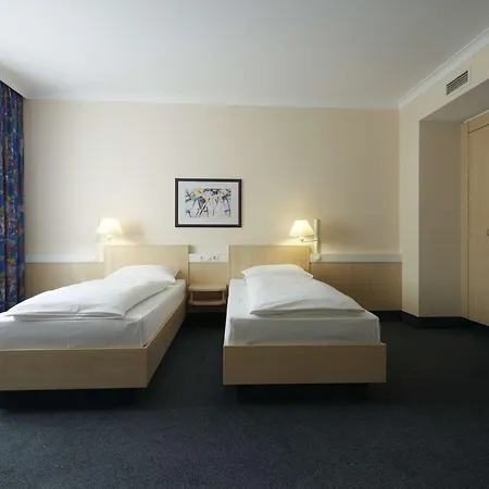 Intercityhotel 4*