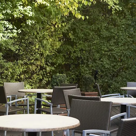 Intercityhotel Otel 4*